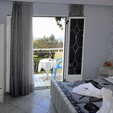 Hotel Stevens On The Hill Agios Gordios  Exterior foto